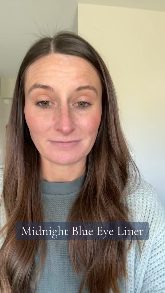 Love having different colors to use as eye liners instead of always using black. I think this color pops my eyes :) 