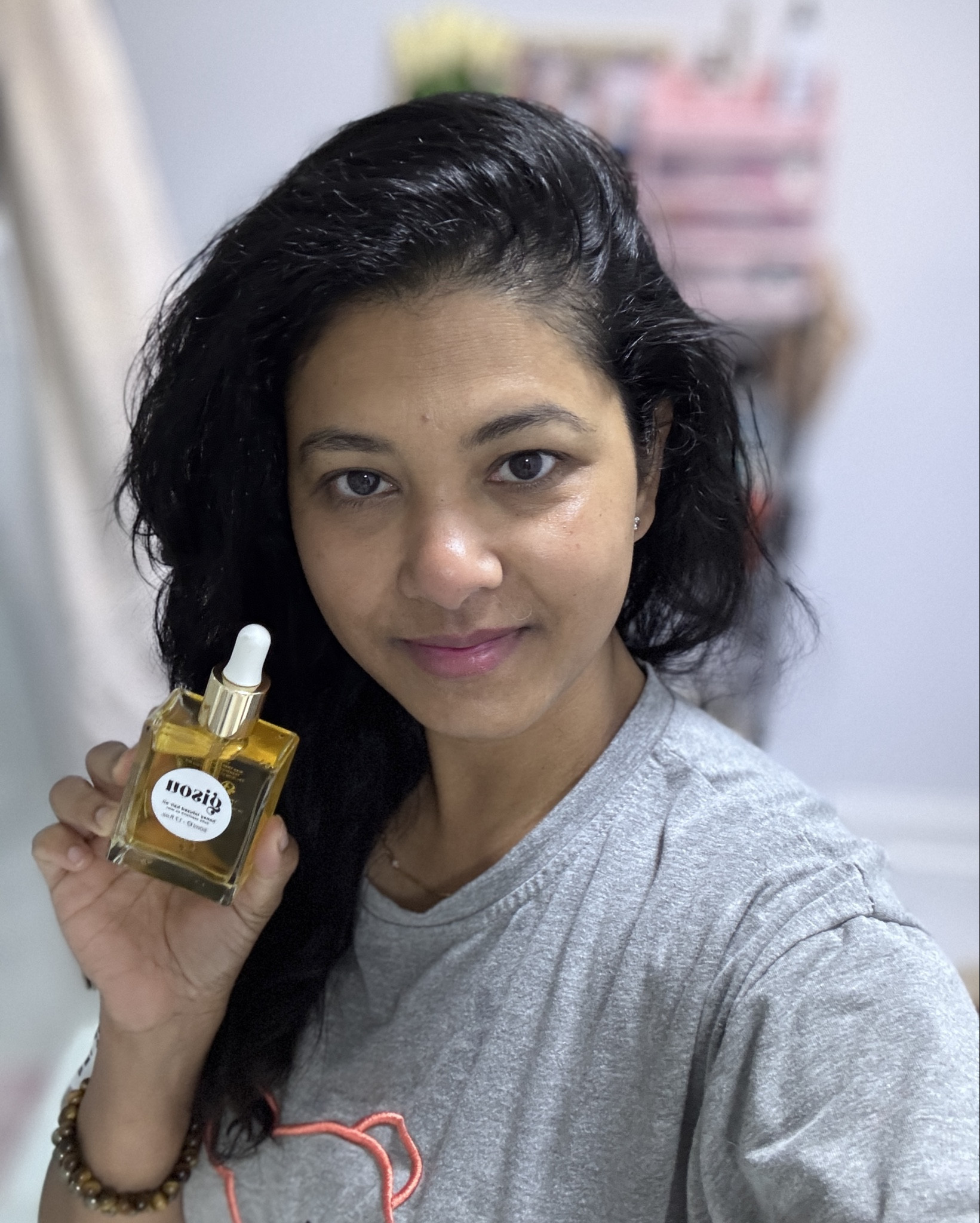using Gisou honey infused hair oil next day of my hair wash, makes my frizzy hair so smooth and shiny, definitely recommend 🫶🏼

#LTKBeauty #LTKFindsUnder50 #LTKItBag