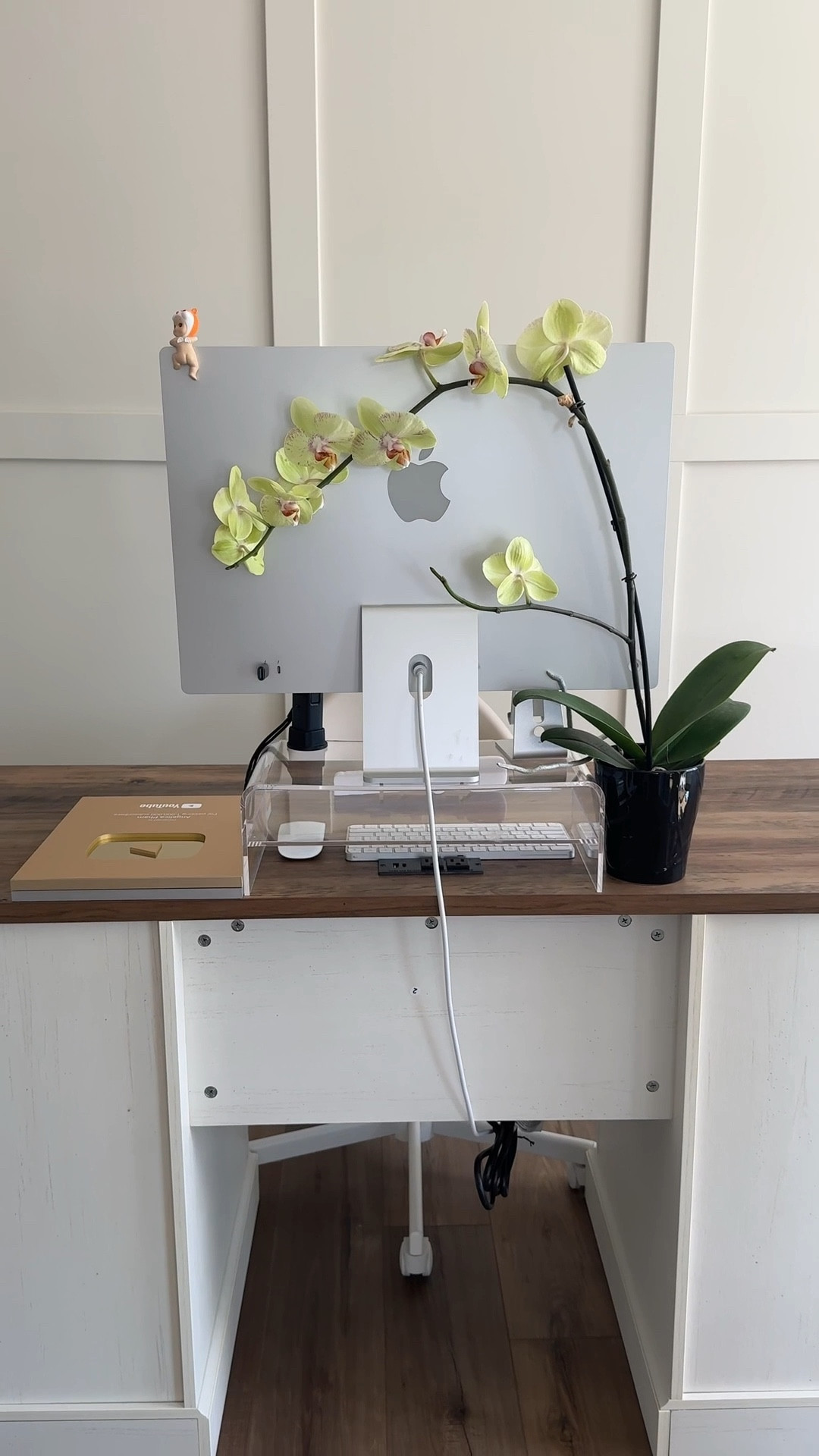 when the it-girl ceo business woman needs a real executive (farmhouse/mid century) desk in her solo office 👜❤️‍🔥

#LTKHome #LTKSaleAlert #LTKFindsUnder100