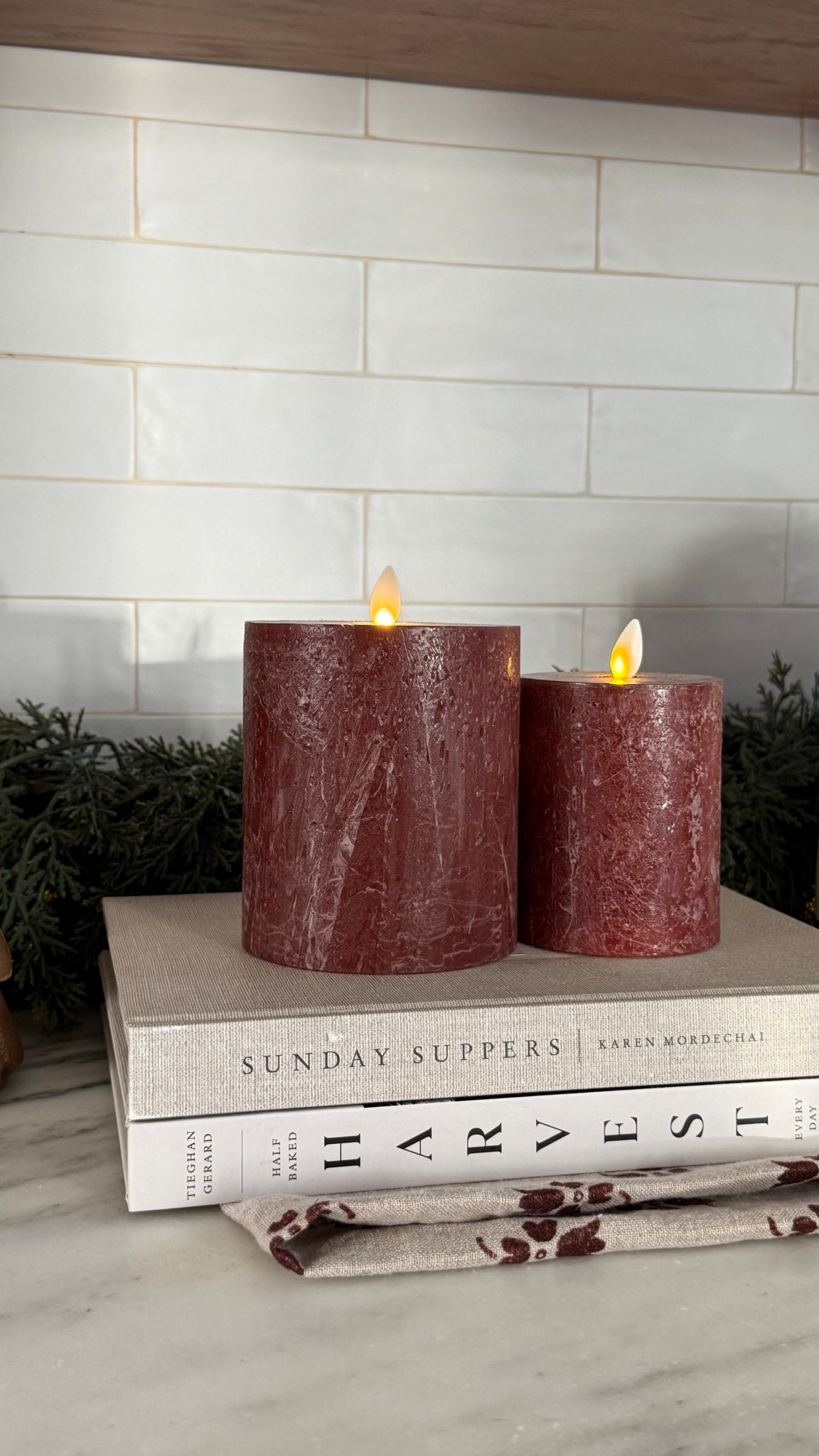 Burgundy candles ♥️