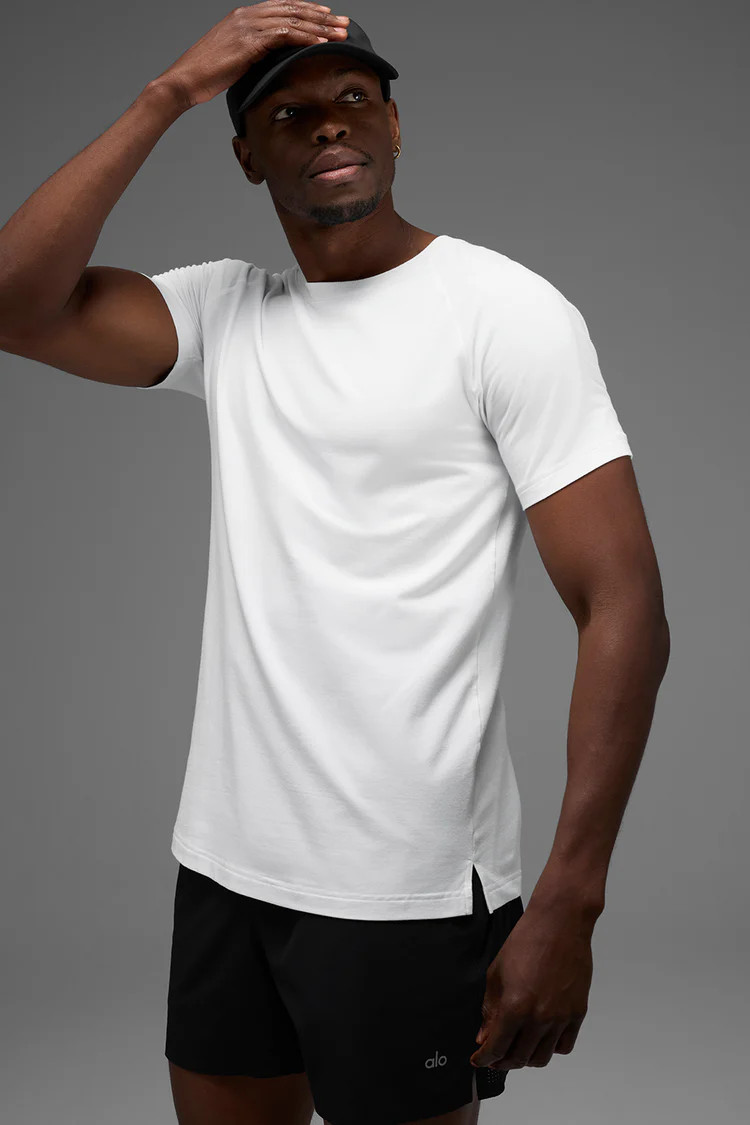 ALO Vapor Crewneck Short Sleeve | Alo Yoga (US)