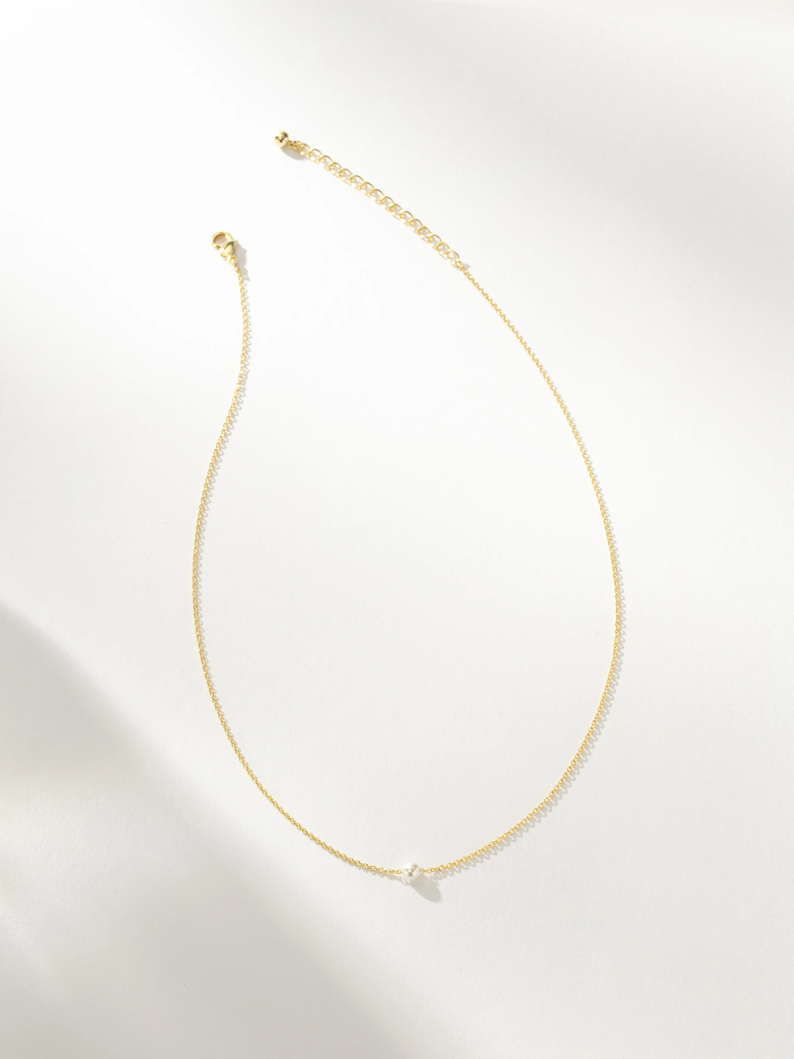 Timeless Pearl and Chain Necklace in Gold | Uncommon James | Uncommon James