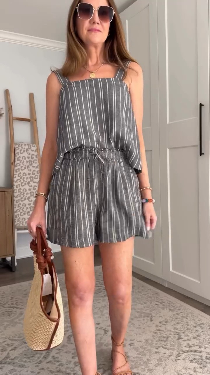 Every summer @walmart comes out with the BEST linen shorts! Comfortable, breathable with a flattering waist band AND they’re the perfect length. OH! And they’re $18 and come in SIX perfect colors.
#walmartfashion #casualoutfitideas #versatilefashion #momoutfit #chicover40

#LTKootd #LTKmomlife #LTKSeasonal