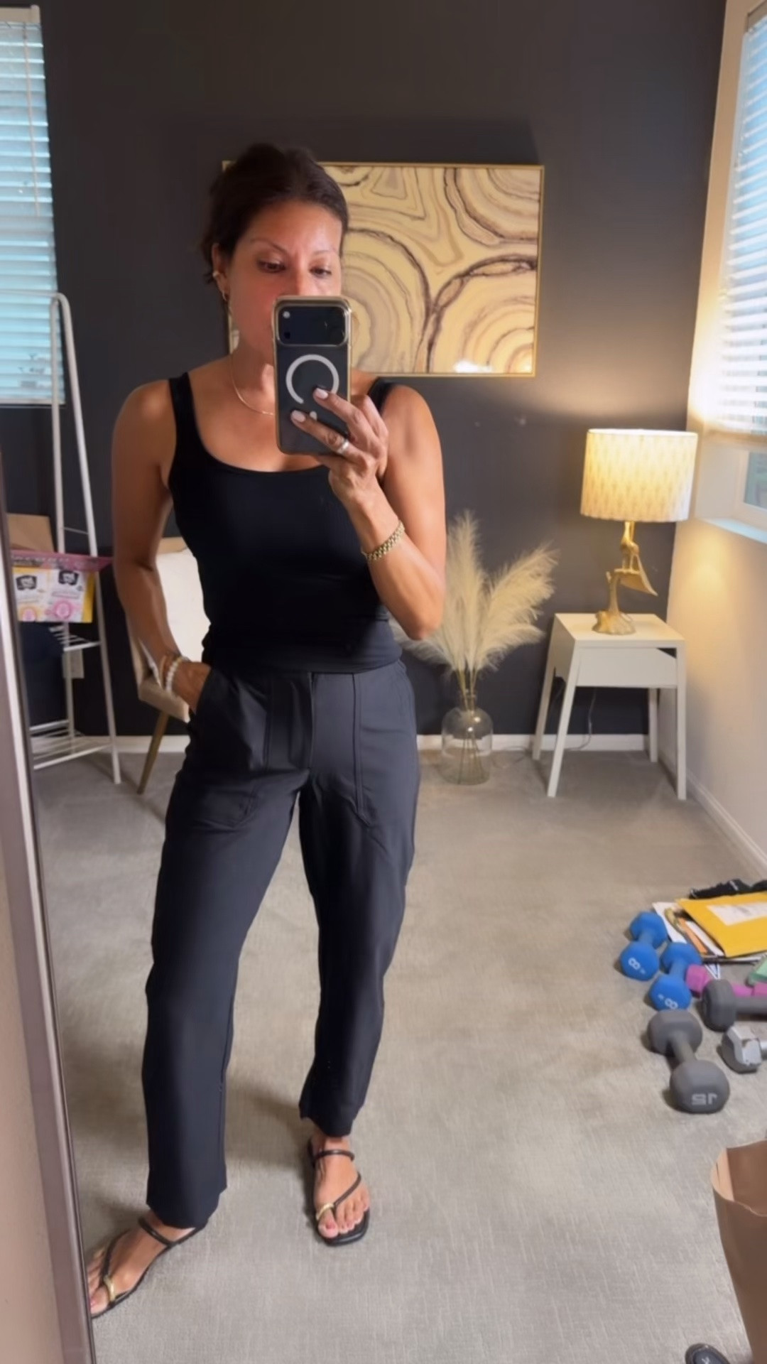 These skyline barrel pants are such a good pair to get. 

Elevated casual pants 
from Athleta wearing 0 

Tank xs

#LTKPetite #LTKActive #LTKOver40
