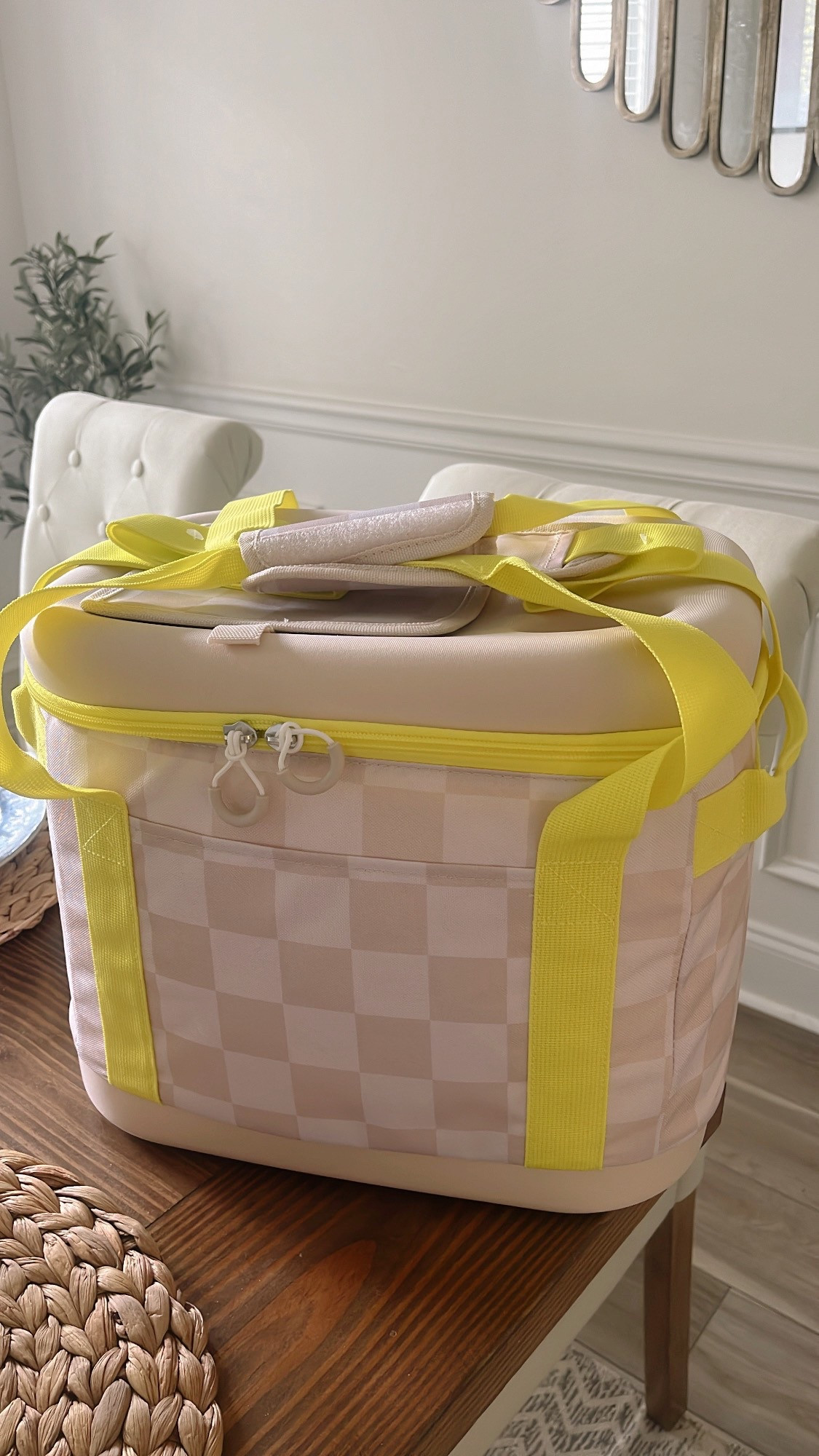 Teacher gift 


Teacher appreciation week teacher gift mini cooler 