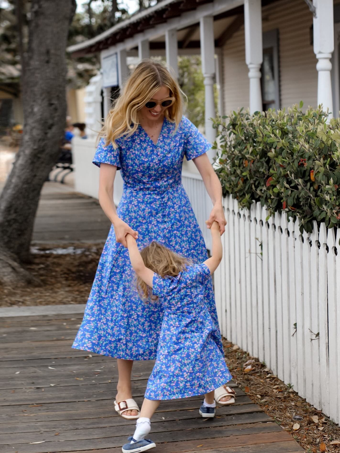 This day felt like a stroll through Stars Hollow! The girls had auntie visiting and we headed to a farmers market in a historical village. 🌸

#girlmom #auntie #starshallow