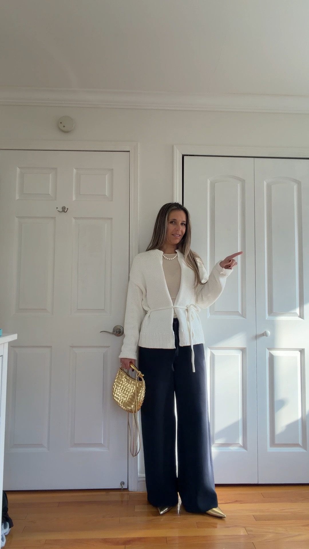 Aritzia the lodge pants sz S
I’m 5’5” 122 lbs 

White cardigan sz S



#LTKdayinmylife #LTKgrwm #LTKootd