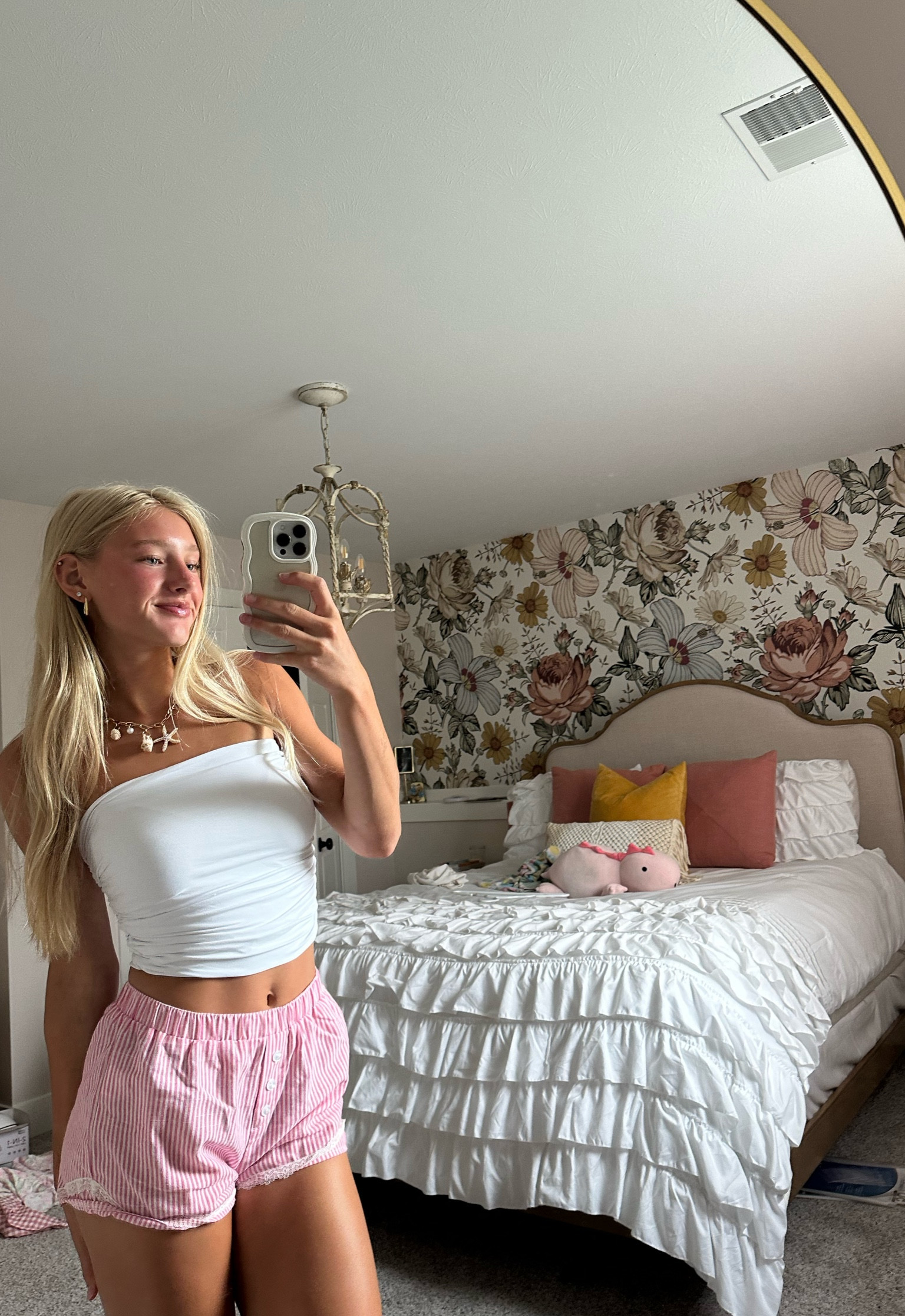 Shirt is on sale! 

Top- Hollister (small)
Shorts- Shein (small) 