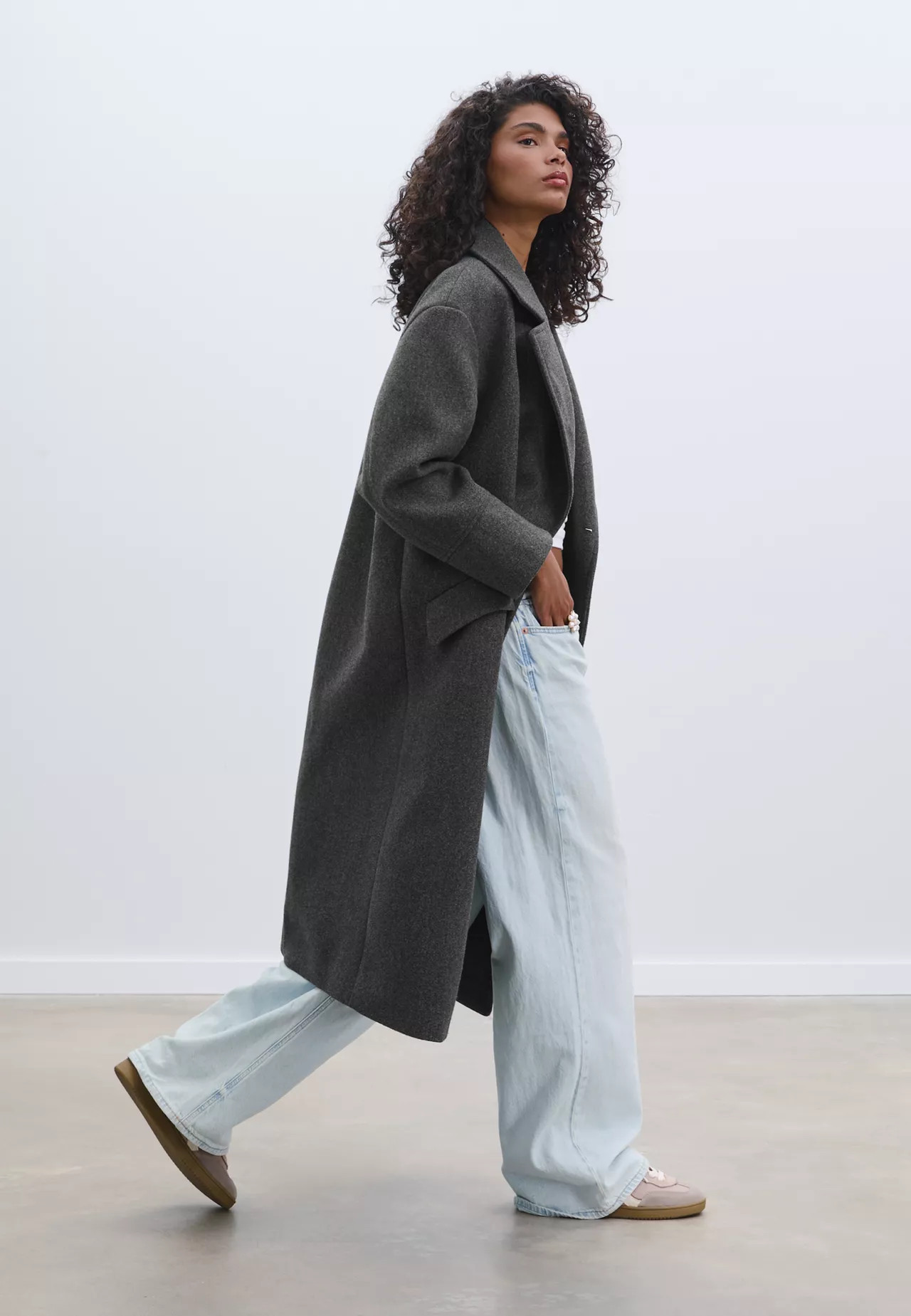 Oversize-Mantel mit weichem Griff | Stradivarius DE