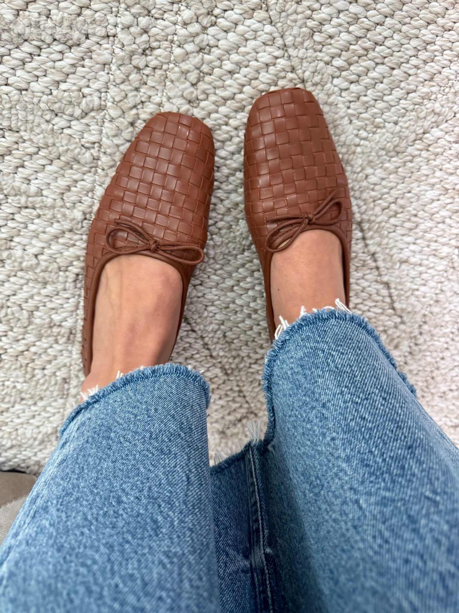 The most chic ballet flat I’ve ever tried on! Im a size 7/7.5 and I got the size 7–I could possibly do the 7.5 as well. 

Ballet flats, quince

#LTKootd #LTKmomlife #LTKgrwm