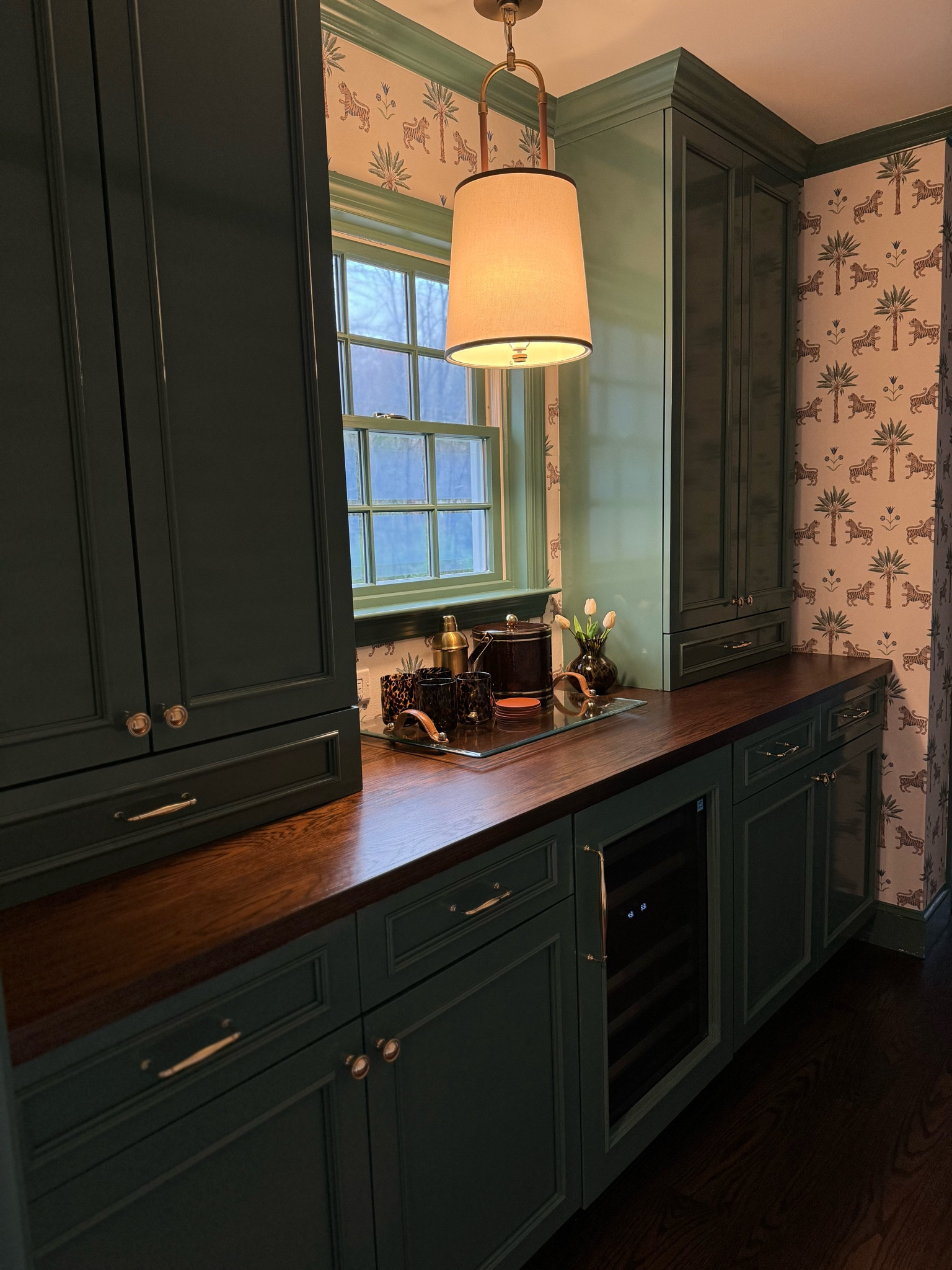 Bar light of my dreams #ralphlauren #visualcomfort #bar #home 