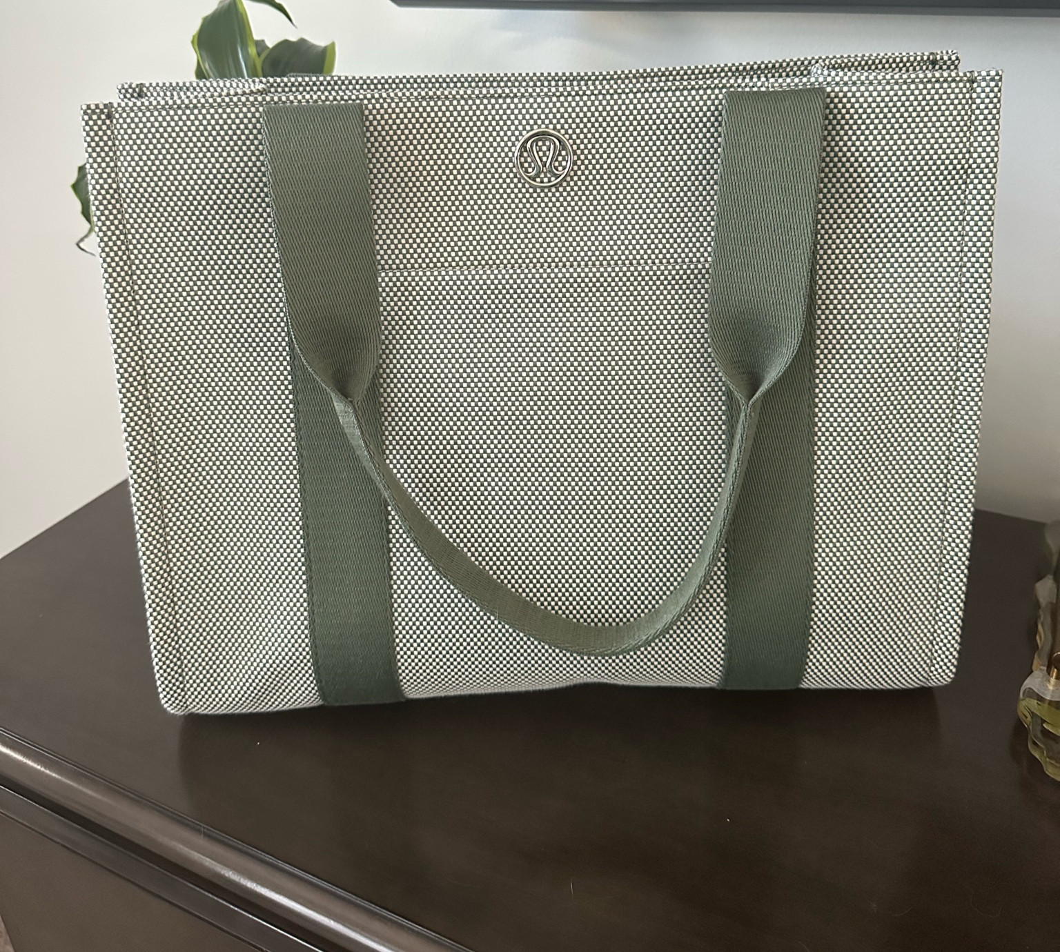 Lululemon tote 

#LTKActive