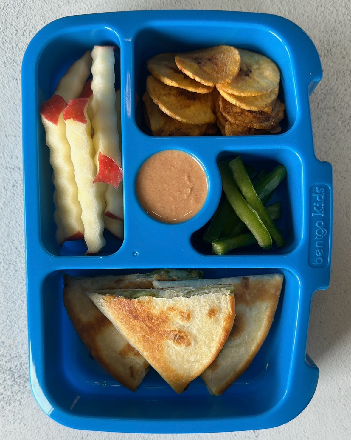 Toddler Lunchbox Idea: Pesto & Cheese Quesadillas🍃🧀

*Apple Browning Tip* To prevent apples from browning, mix together 1 cup of warm water with 1/2 teaspoon of salt and soak apple slices in this mixture for 5 minutes. Rinse well, pat dry well, and apples will keep fresh in an airtight container in the fridge for 3 to 4 days!🍎

#toddlerlunch #lunchboxideas