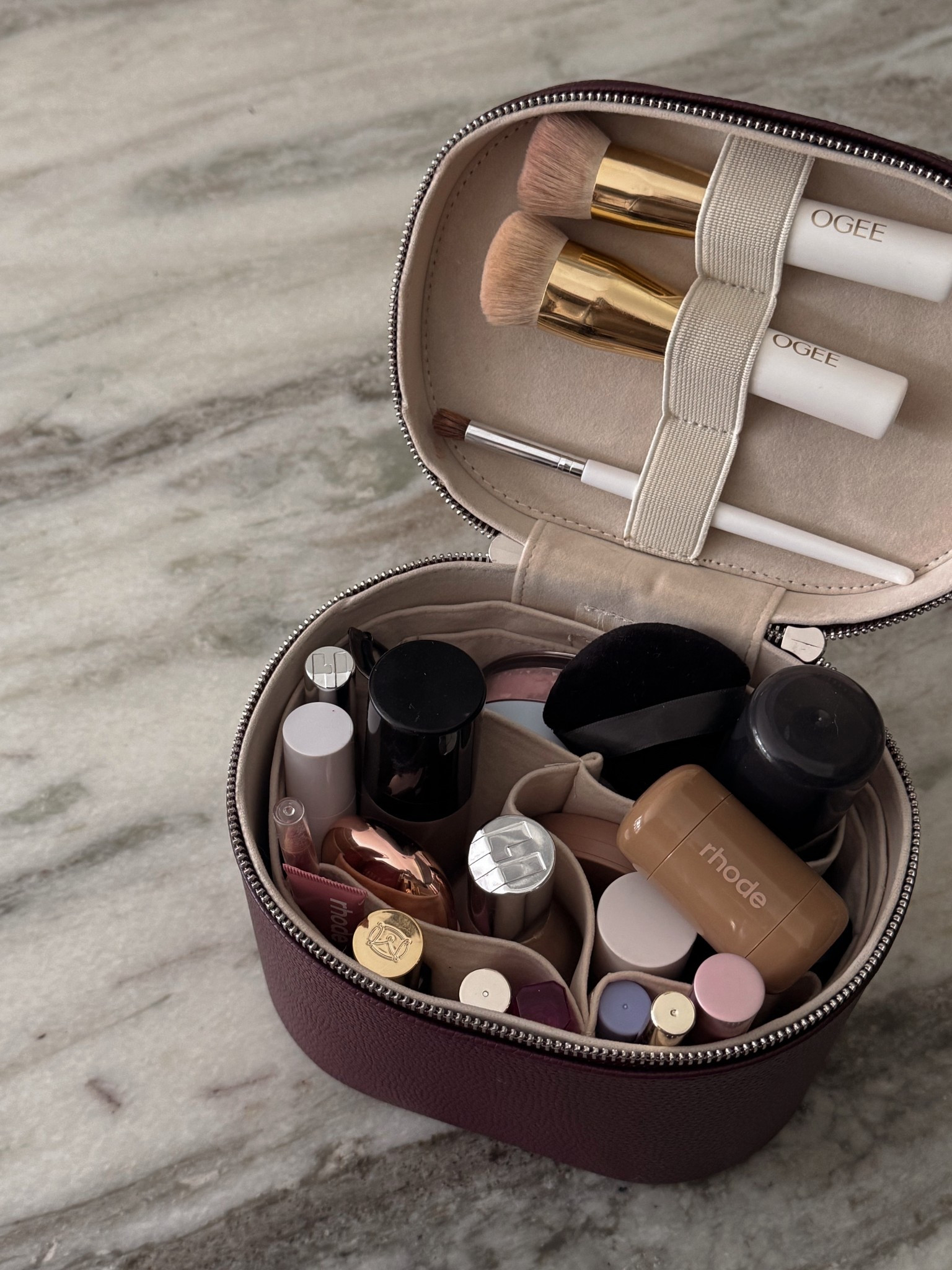 cute makeup bag for fall 🍂 holds so many products!! 



Makeup bag, amazon finds, makeup storage, bathroom organization, makeup organization, Amazon makeup bag 