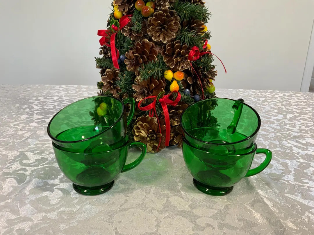 Vintage Emerald Green Glass Teacups, Set of Four Cups, Pretty Cups for Christmas - Etsy | Etsy (US)