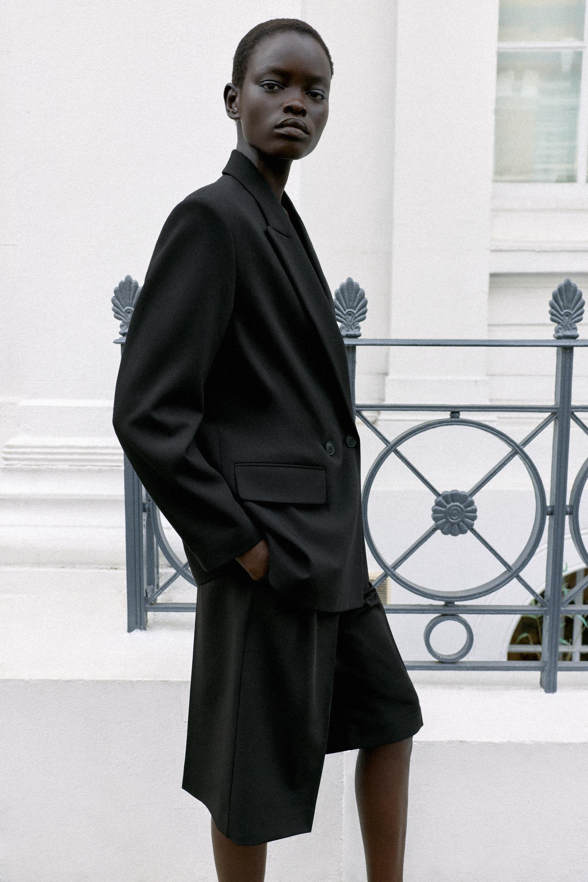 Full-cut blazer with lapel collar, long sleeves, and shoulder pads. Front flap pockets. Front dou... | Zara US