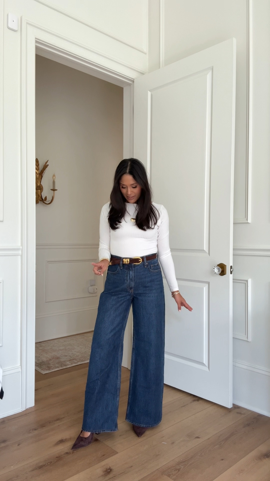 The LTK FALL SALE kicked off this weekend and right now you can take 20% OFF my fall outfit + an extra 25% OFF with code: AFLTK
Wearing a 26 regular length in the jeans (so I could wear with heels then I hemmed them an inch) + small in bodysuit.

#abercrombie #widelegjeans #abercrombiedenim 



#LTKStyleTip #LTKSaleAlert #LTKFallSale