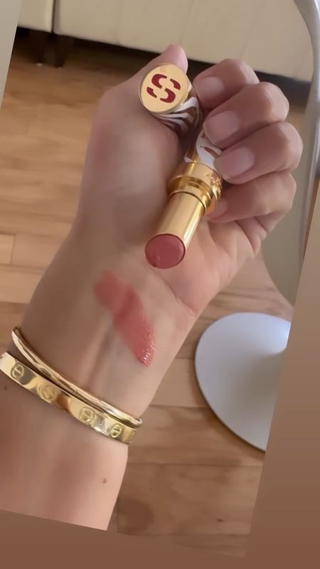 Nude lipstick, nude gloss, shiny lipstick, Valentine’s Day

Your lips will thank you…shade is called Beverly Hills 🌴💓👄

#LTKbeauty #LTKFind #LTKGiftGuide