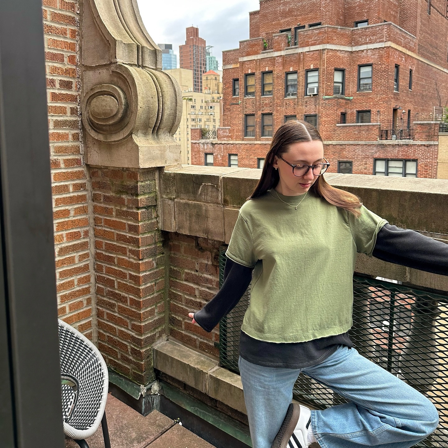 outfit 1 - t-shirt: urban outfitters, jeans: hollister, shoes: adidas
outfit 2 - sweater: thrifted gap, jeans: A&F, shoes: adidas