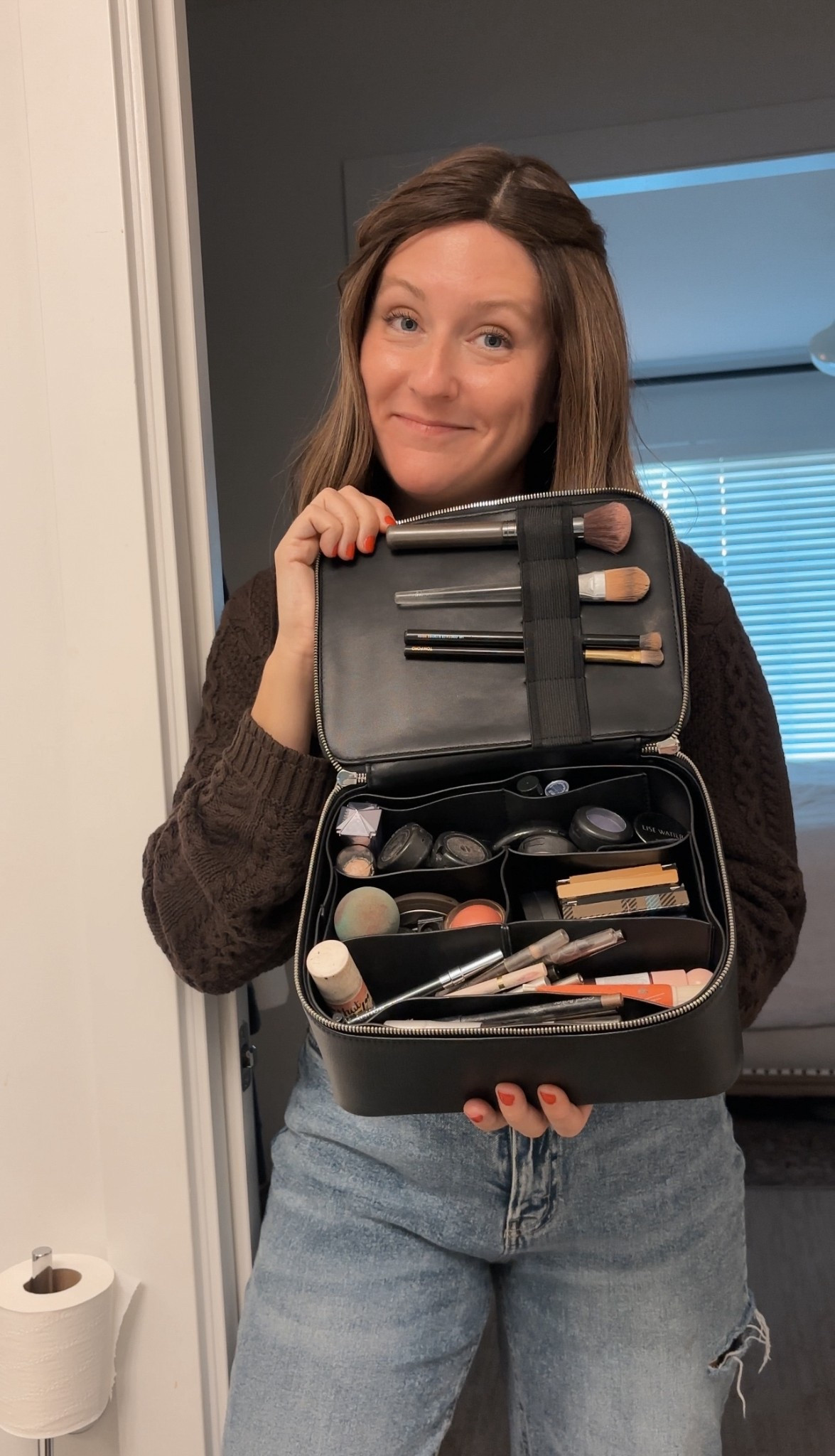 I just discovered the travel makeup bag that actually looks like an investment piece — but doesn’t cost it. The Quince Italian Leather Travel Cosmetic Case is crafted from 100% top-grain Italian leather and designed with a removable divider and four compartments so everything stays organized when you’re on the go. It would also make a great Christmas gift idea! 

It’s perfect for minimalist girls who want luxe aesthetics, neutral tones, and practical function in one sleek design. Whether you’re packing for a weekend getaway, carrying your daily essentials, or looking for a chic gift, this case does the job and elevates your routine.

#LTKBeauty #LTKGiftGuide #LTKTravel