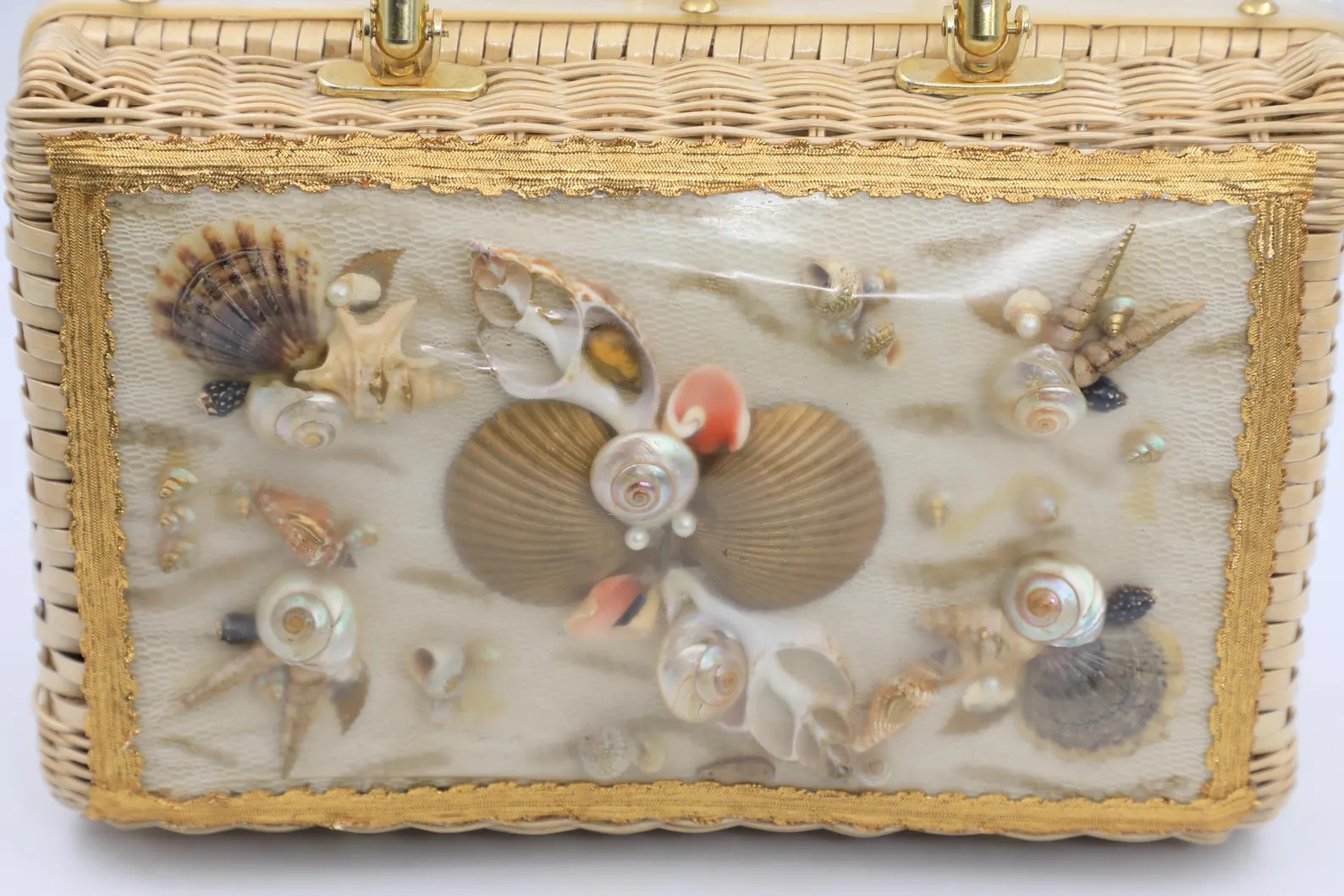 Wicker Seashell Bag with Cream Lucite Handle - 1950s Hong Kong Shell Basket Box Purse | Etsy (Global)