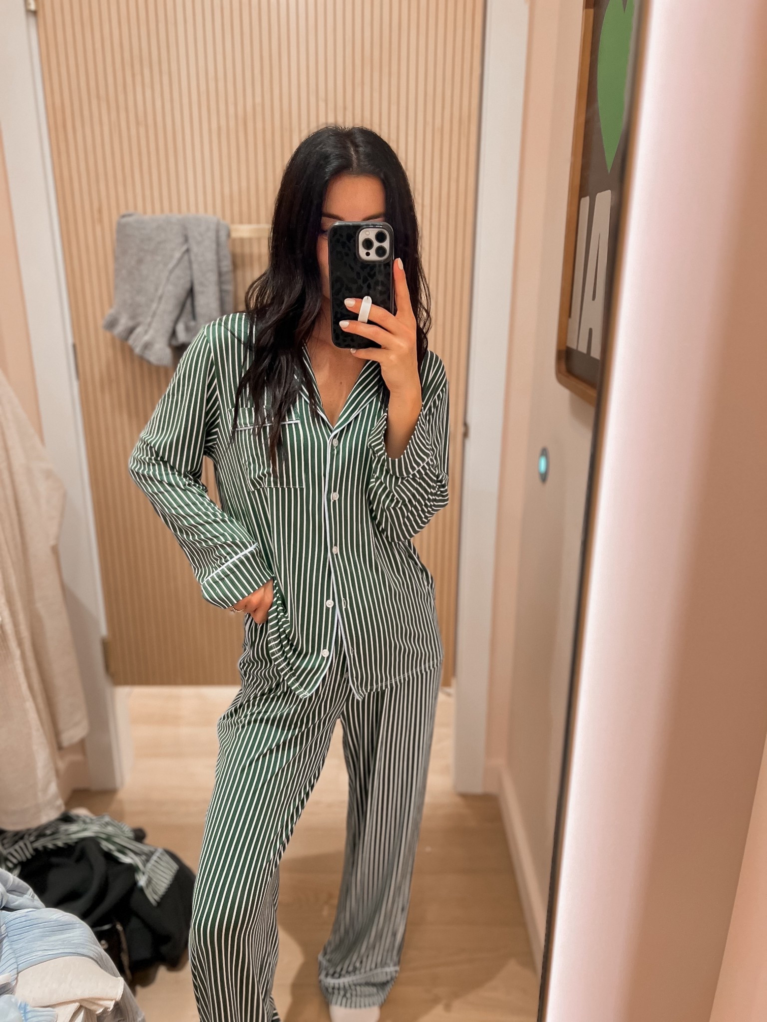 S top XS bottoms

Luxe pajamas for less! So many color options (5’4”) 