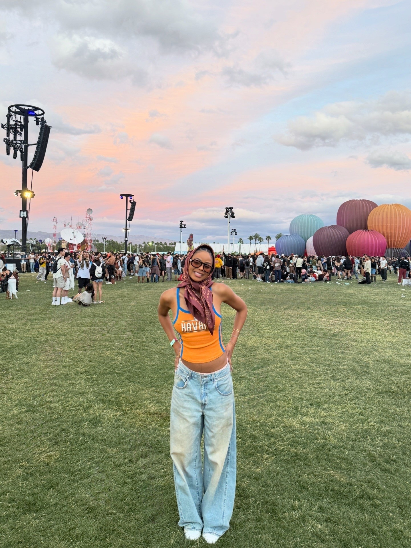 Best barrel jeans a gal can ask forr

#LTKootd #LTKTravel #LTKFestival