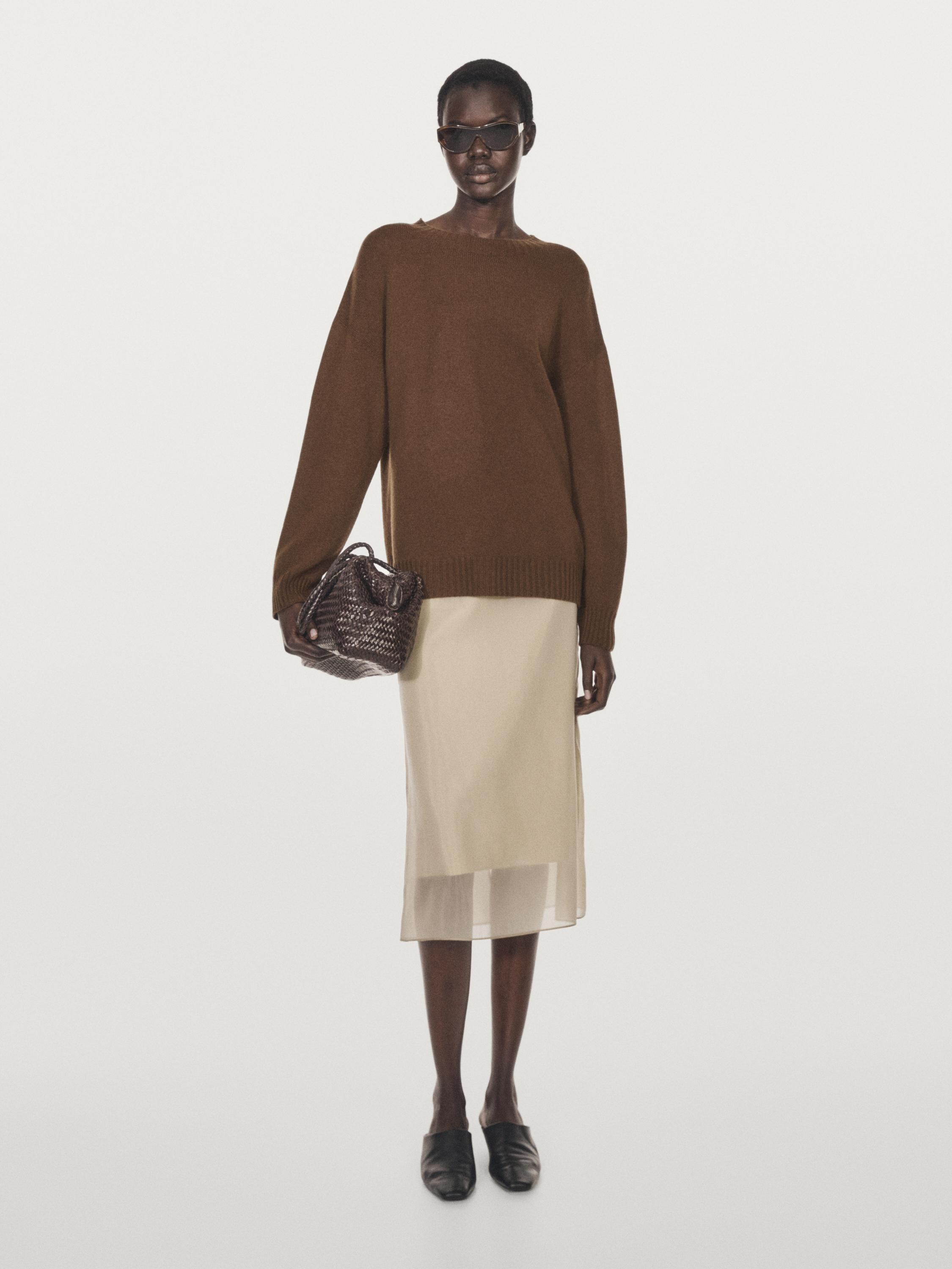 Knit sweater made of a wool blend fabric . Crew neck. Long sleeves. Ribbed trims . | Massimo Dutti US