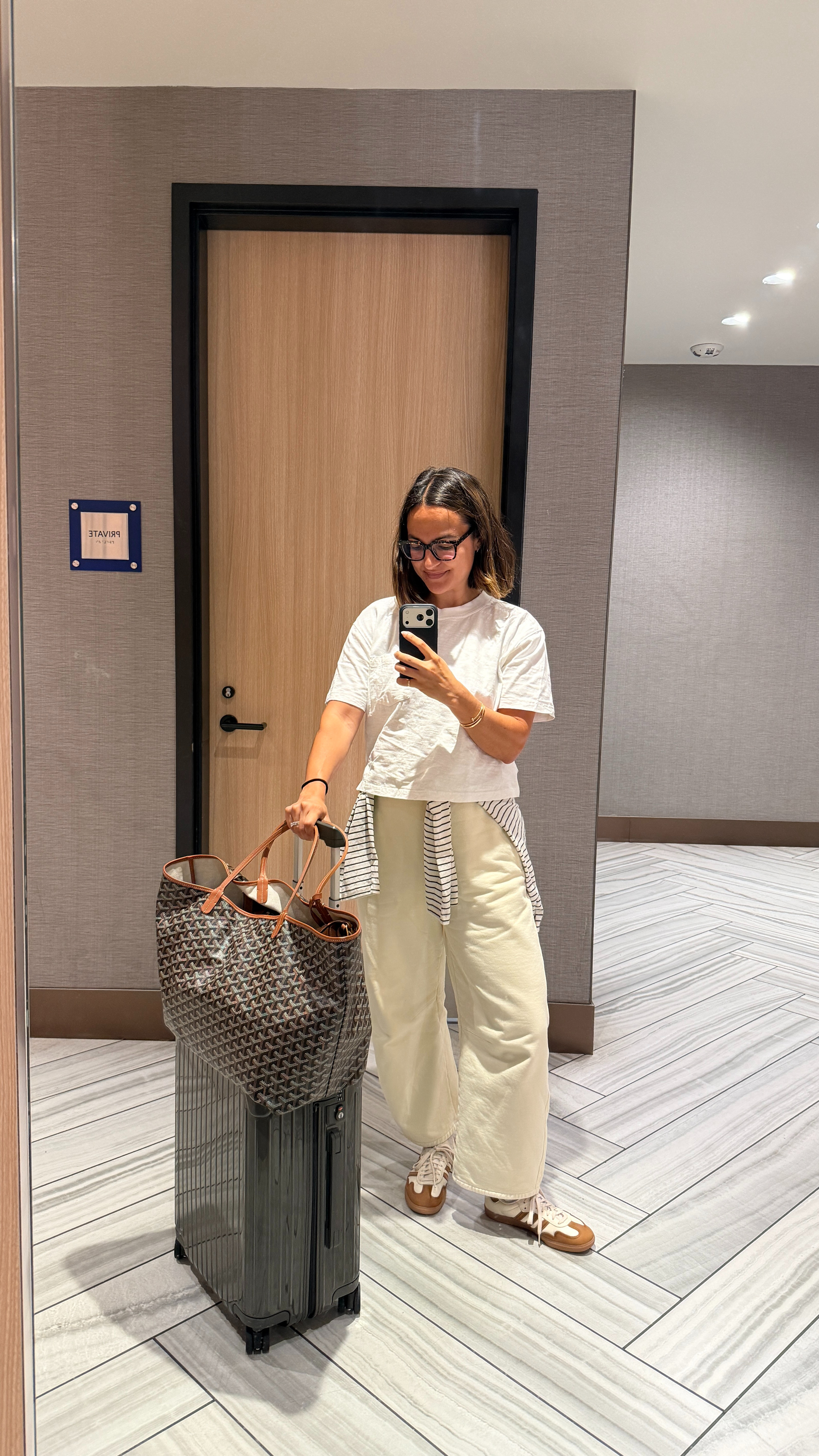 Off to Minnesota for a trip with Evereve ✨ These barrel leg sweatpants are a favorite for travel days! They're so comfortable but still look elevated. Run TTS! 

 #LTKootd #LTKSeasonal #LTKTravel