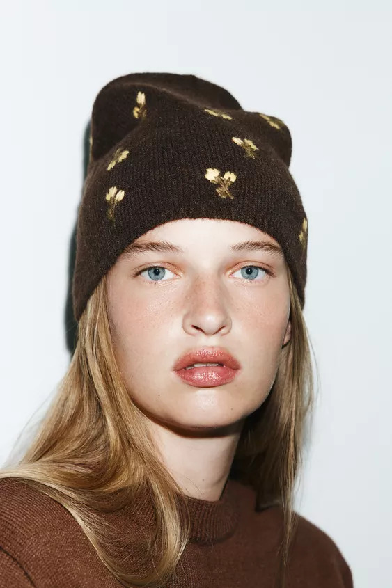 FLORAL EMBROIDERED KNIT BEANIE HAT | Zara US