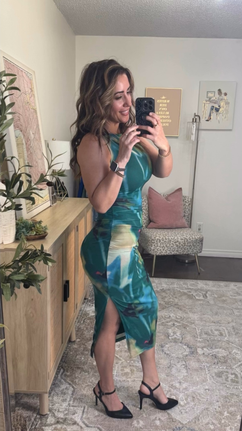 Figure flattering spring outfits 

#LTKWorkwear #LTKmomlife #LTKSeasonal