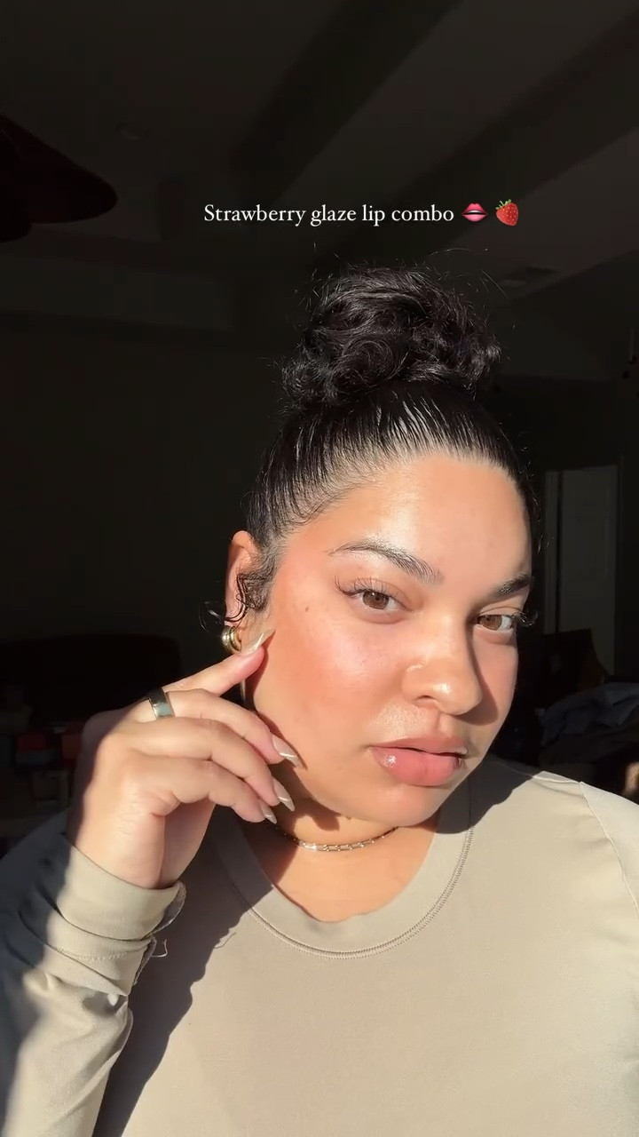 The perfect Valentine’s Day strawberry glaze pink mauve lip combo 🙌🏽🫶🏽🫦🍓

Huda Beauty Lip Liner 
Huda beauty ube lipgloss 

#lipcombo #valentinesmakeup #vdaymakeup

#LTKBeauty #LTKU