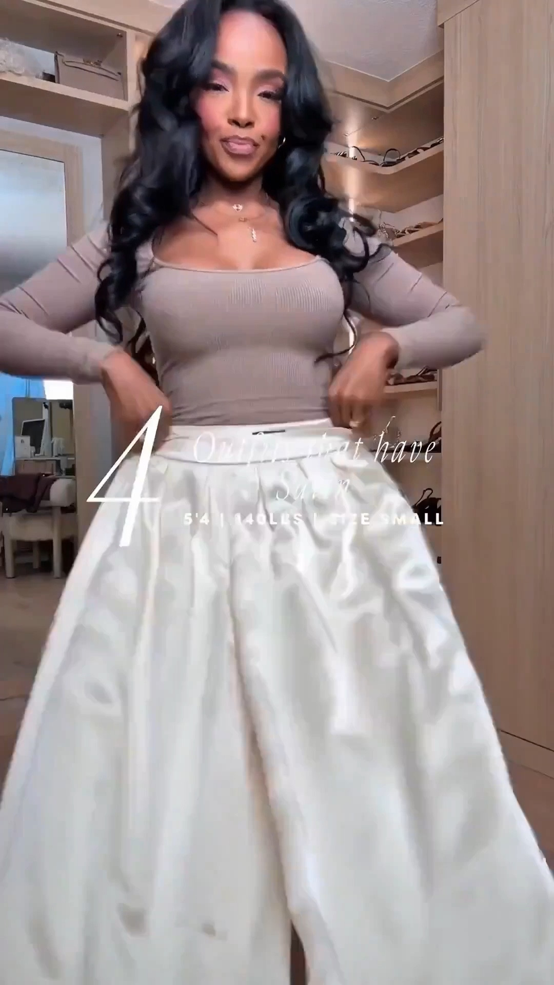 Scroll to shop ! 

4 outfits you need 