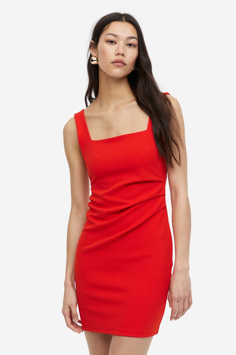 Pleated dress | H&M (UK, MY, IN, SG, PH, TW, HK)