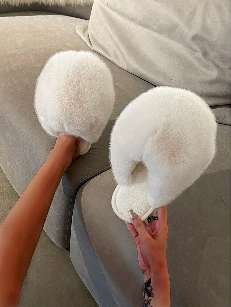 Minimalist Fuzzy Design Home Slippers | SHEIN