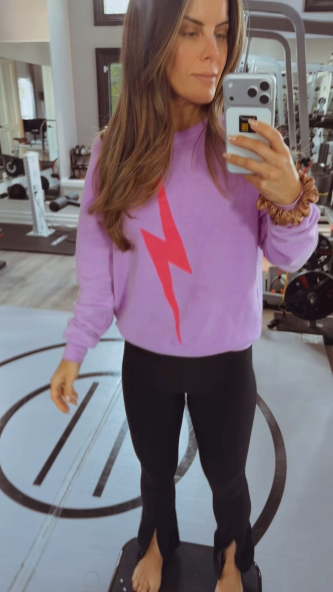 Looking to level up your at home workouts?? A vibration plate is one of the most effective tools for fast full body results. The vibrations activate more muscle fibers with every move which helps improve strength tone balance circulation and mobility in just a few minutes. Use it for squats lunges planks stretching or recovery and feel the difference in ten to fifteen minutes. 

#vibrationplate #vibrationplatform #homefitness #athomeworkout #fitnessgear #strengthtraining #mobilityworkout #wellnesstools #workoutathome #fitnessfinds #LTKfit #LTKwellness #LTKhomegym



#LTKHome #LTKActive #LTKselfcare