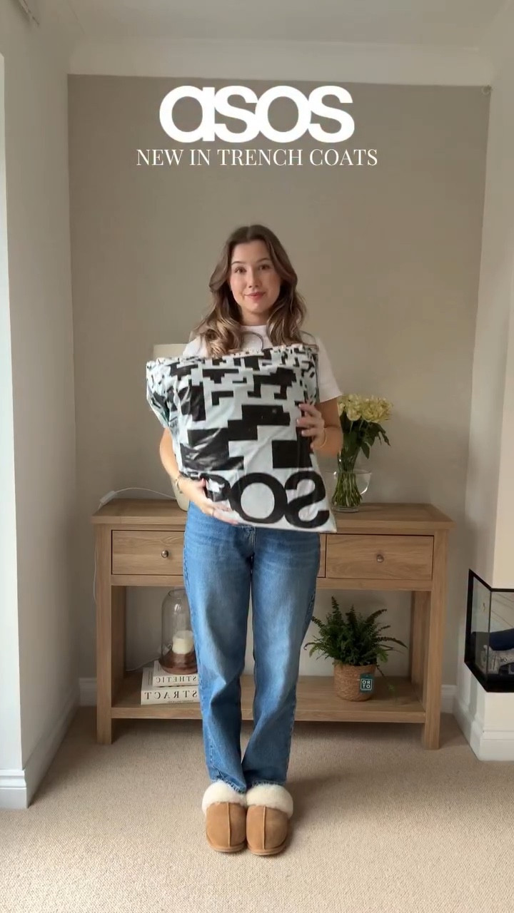 Anyone else obsessed with funnel neck coats atm?! Which one is your fave? 1, 2 or 3?

Comment ‘SHOP’ for the outfit links x

#asosnewin #asos #trenchcoat #funnelneck