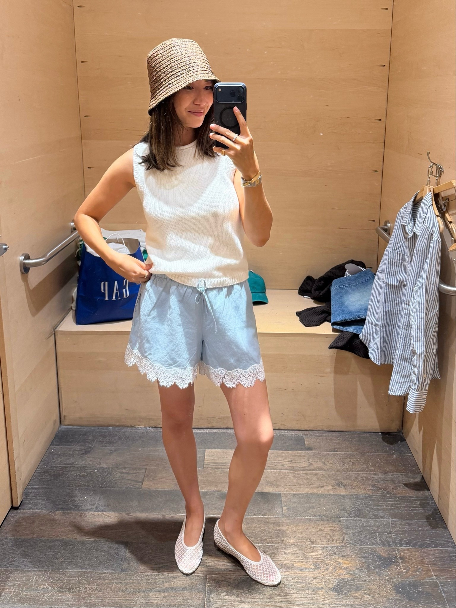 Gap’s F&F sale just started — 40% off everything! 

Sweater tank — xs 
Lace shorts - small

#LTKSaleAlert #LTKootd