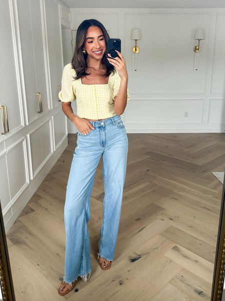 Wearing size xs top and size 0 long denim // The entire American Eagle site is 30% OFF this weekend only!  


Casual outfit 
Summer outfit 
Weekend outfit
Jeans outfit 

#LTKfindsunder100 #LTKstyletip