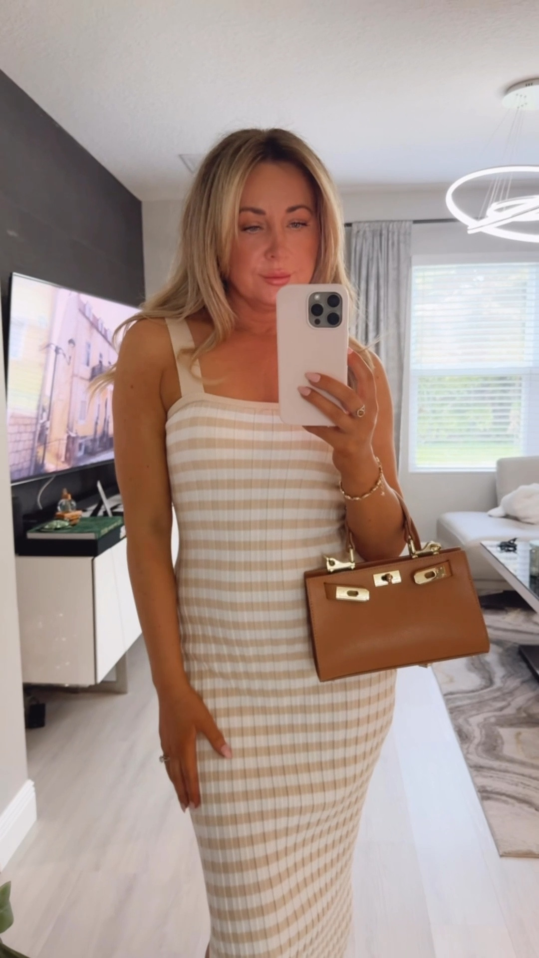 Amazon viral dress

Dress has tons of stretch! I would size down! I’m 5’6 and wearing small! 
Wish I got XS

#amazon #dress #summer #amazonfind 

#LTKFindsUnder50 #LTKSeasonal #LTKStyleTip