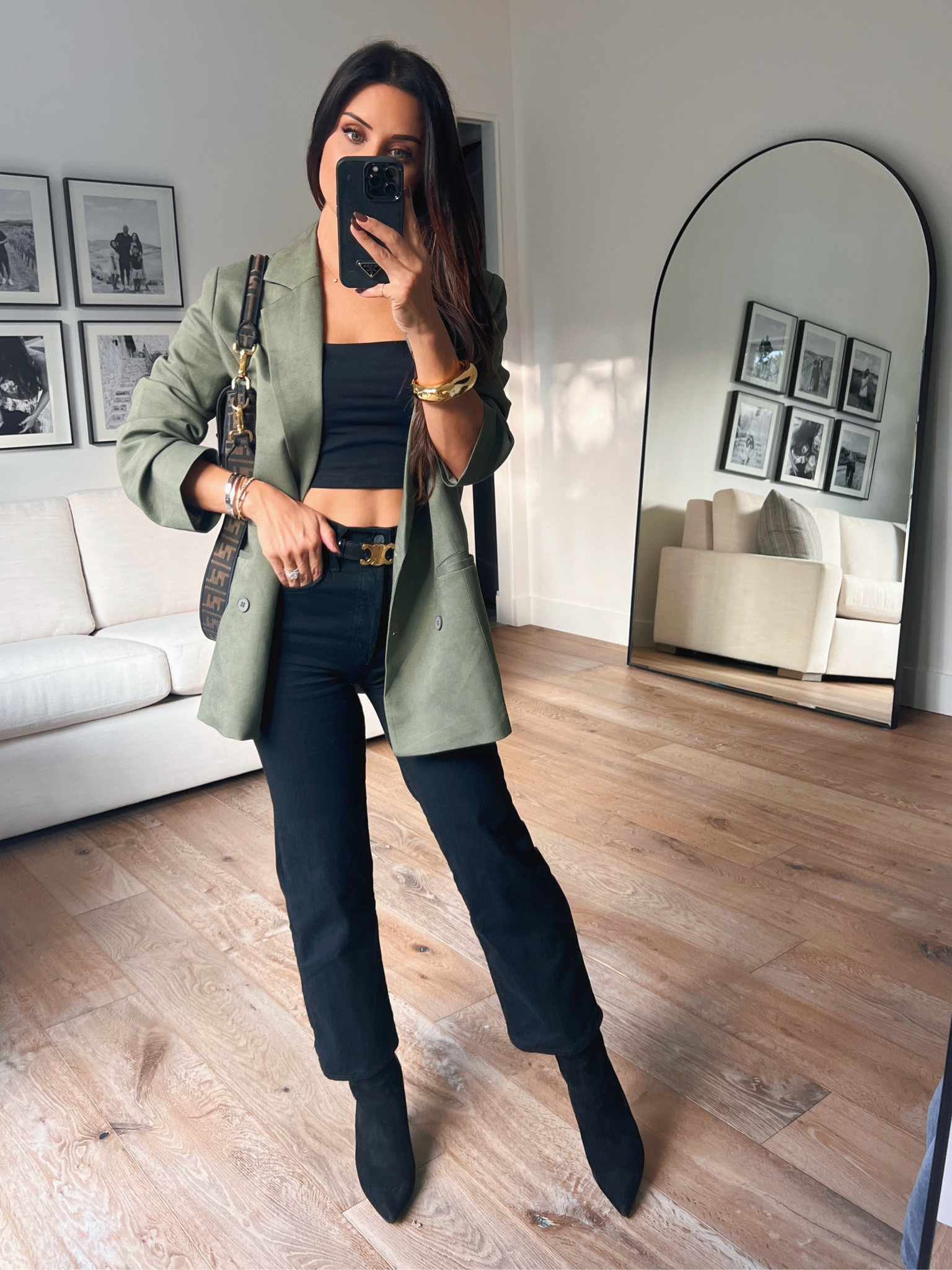 Girls night styling an oversized blazer 

#LTKSeasonal #LTKstyletip #LTKfindsunder100