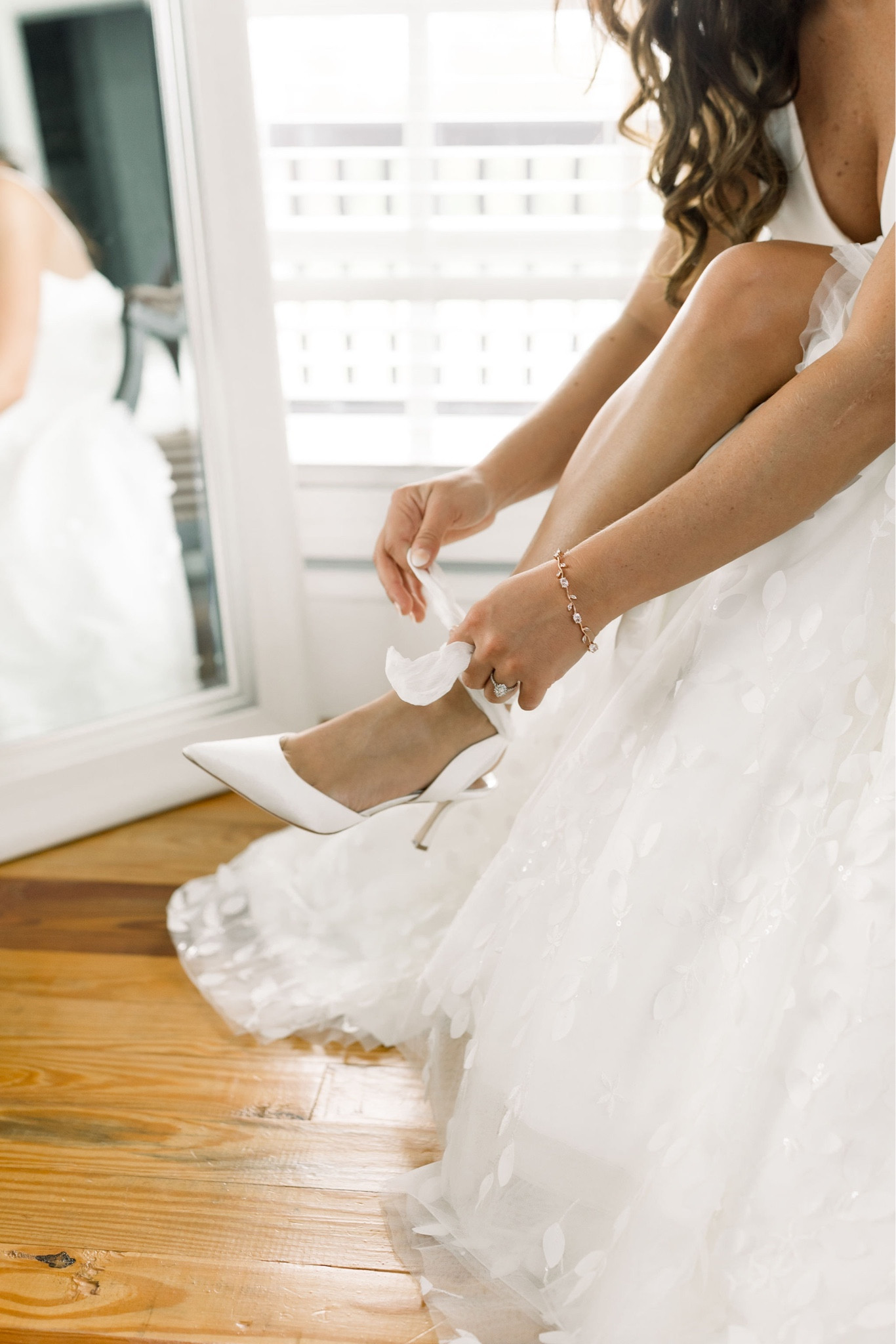 BRIDE SHOES OF MY DREAMS🤍💍

Bride shoes, white shoes, wrap shoes, tulle lace shoes, short heels, Badgley mischka heels l, vine earrings, bride jewelry, wedding, for the beide

#LTKwedding #LTKshoecrush #LTKstyletip