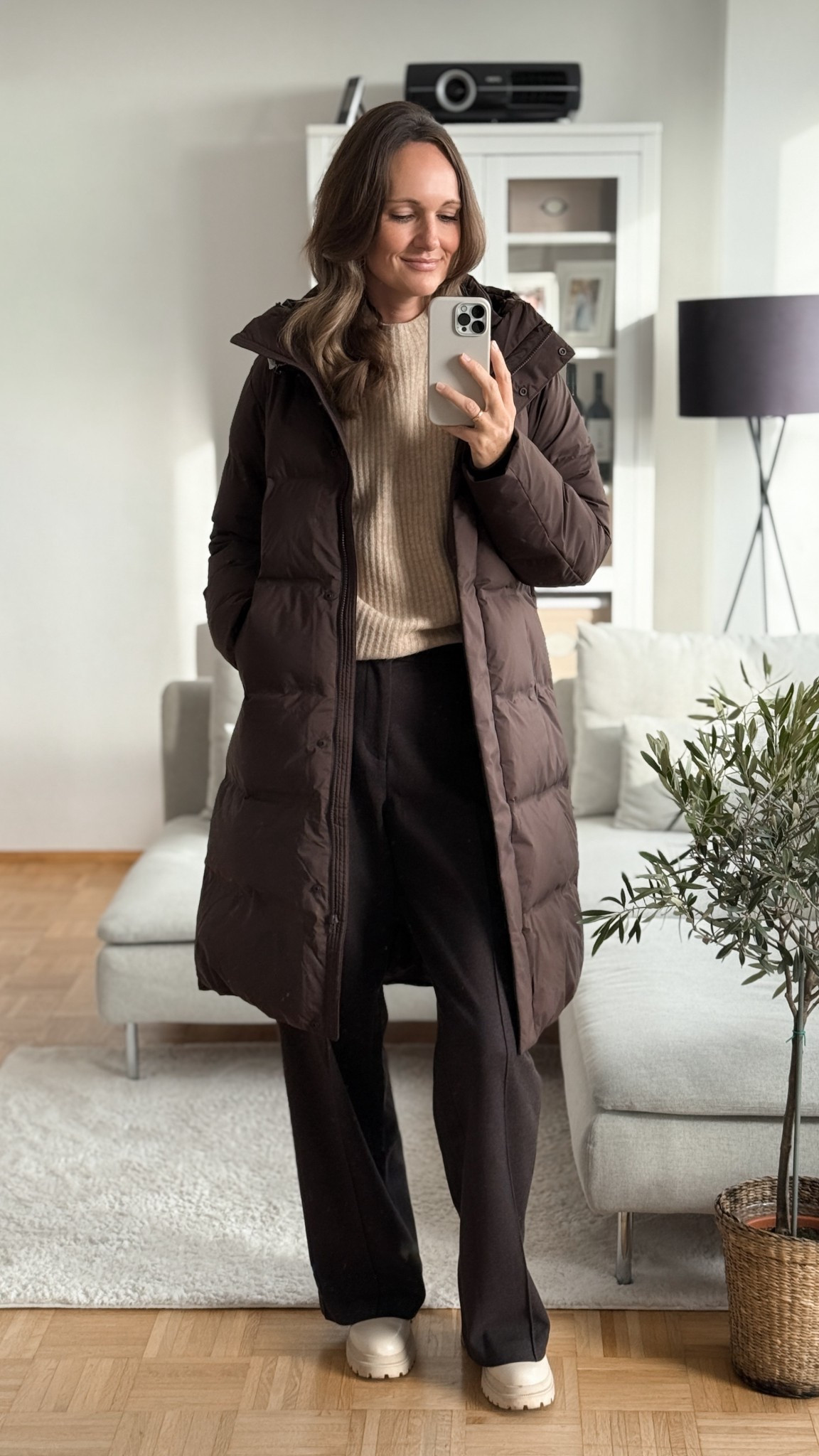 Bei Uniqlo findet ihr aktuell super schöne Teile für den Herbst und Winter. Der braune Daunenmantel und die warme Hose sind meine absoluten Favoriten für den Winter.

@uniqloeurope #UNIQLO #LifeWear

#LTKautumn #LTKwinter #LTKdeutschland