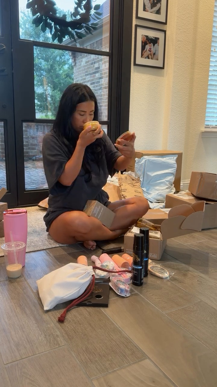 Should we do a try on haul?! Unbox the packages I got while I was out of town with me!! Comment “shop” to get all of the links sent to your DM🤍 

#unboxing #unboxingvideo #pr #amazonfashion #summer sneakers, summer fashion, workout outfit, sunglasses