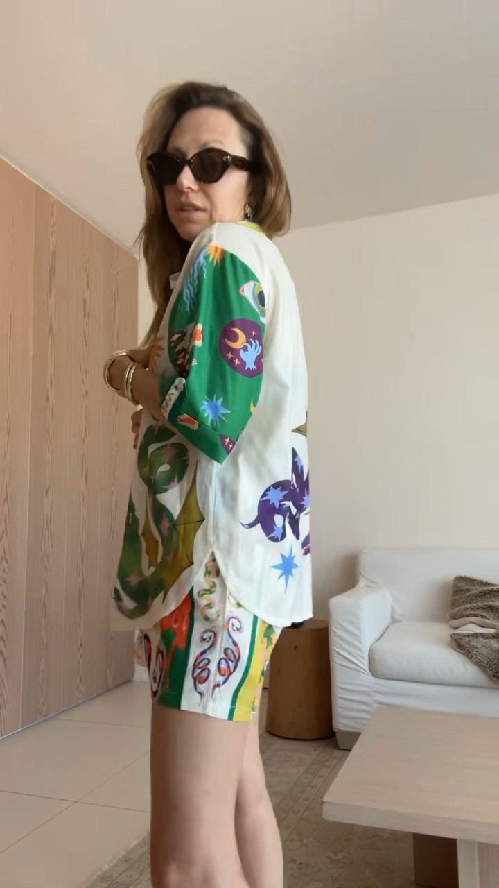 It wouldn’t be a complete shopping haul without a piece by piece introduction. It is ALL about the details. In other words, it’s all about the JEWELS. Adding sparkle to this fit was a breeze considering how much the fit already shines. I mean, just look at those vibrant colors and detailed prints! #bold #boldprint #sunglasses #summerfit #summerstyle #color #vibrant #set #prints 