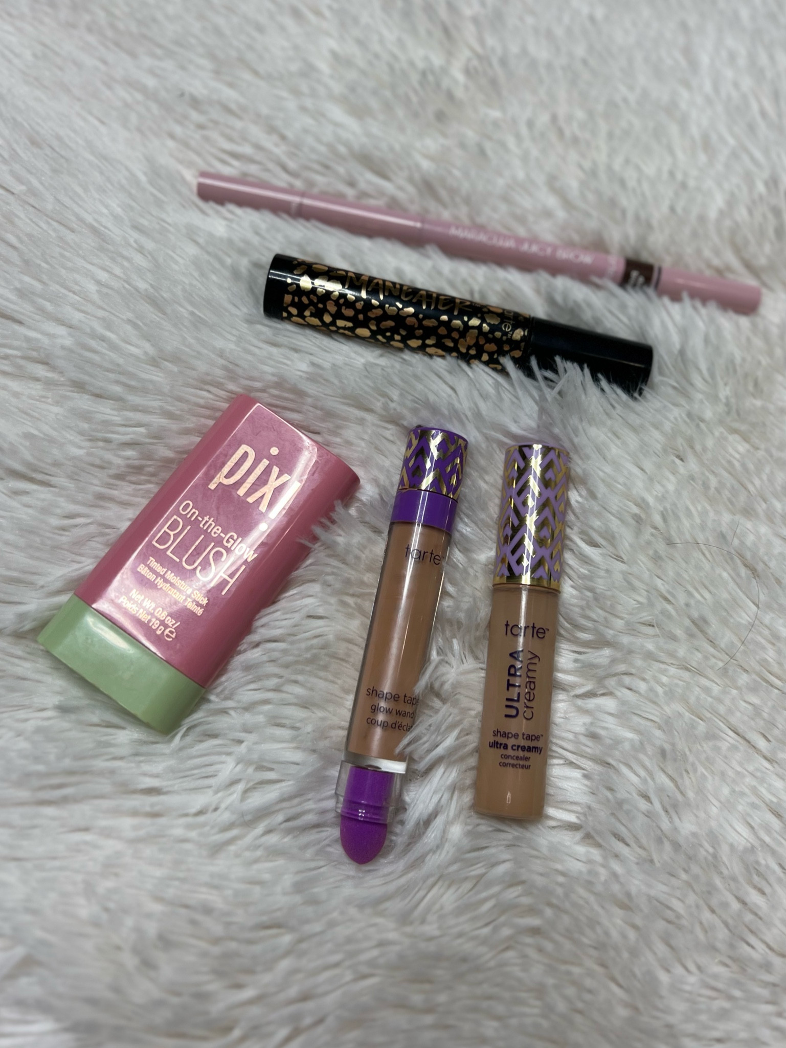 My go-to natural makeup  

#LTKBeauty #LTKFindsUnder50 #LTKGiftGuide