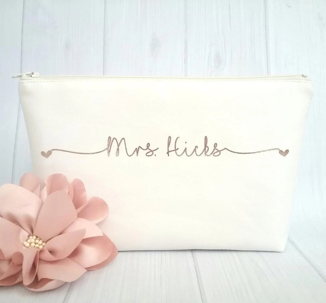 Mrs Makeup Bag, Bride Makeup Bag, Bridal Gift, Bride-to-be Gift, Personalized Makeup Bag, Wedding... | Etsy (US)