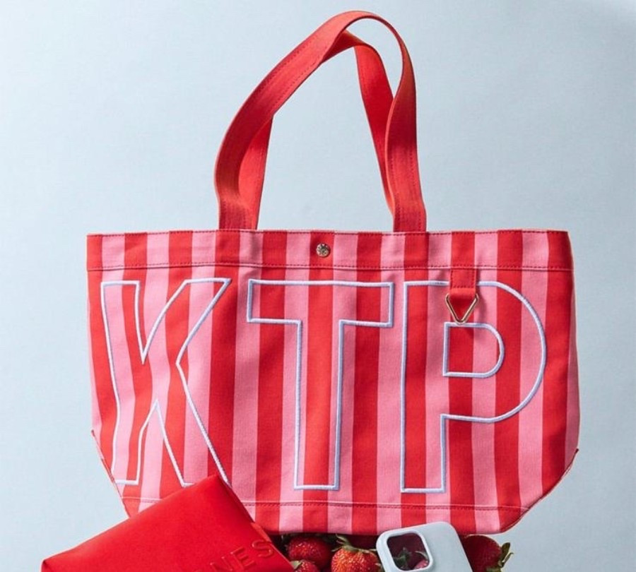 My go to summer bag!

#LTKWorkwear #LTKootd #LTKgrwm
