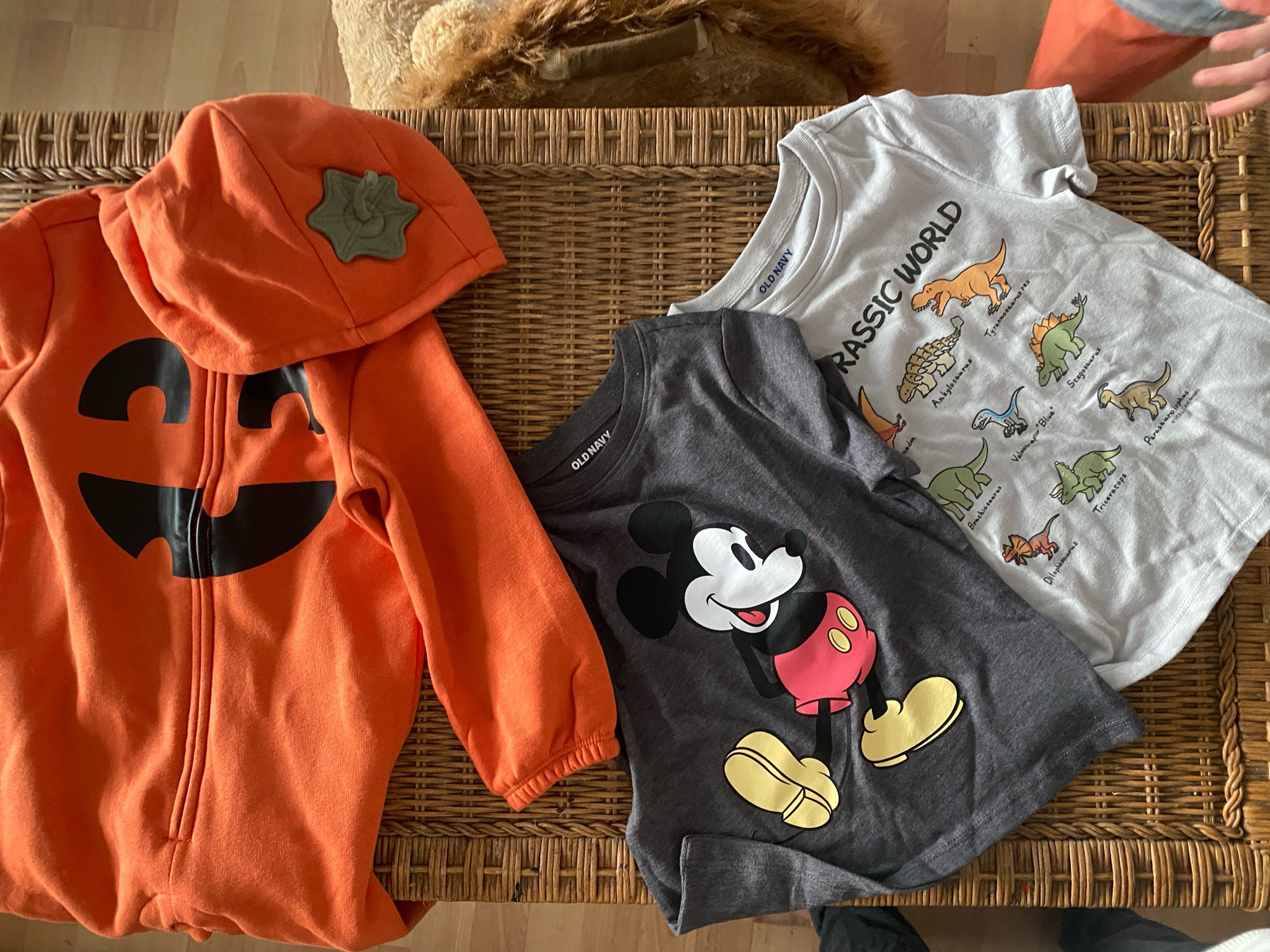 found at old navy!

Cute Halloween pumpkin toddler outfit
Dinosaur & Mickey Mouse shirt

#LTKHalloween #LTKbaby #LTKkids