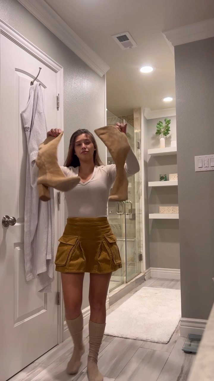 Fall outfit for family photos at the pumpkin patch! 🍂🎃

#LTKFamily #LTKSeasonal #LTKHalloween